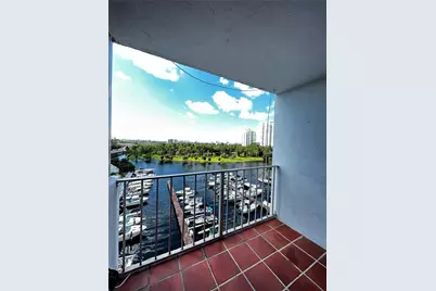 1700 NW N River Dr #909, Miami, FL 33125 - Photo 9