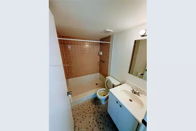 2001 Bay Dr #204, Miami Beach, FL 33141 - Photo 7