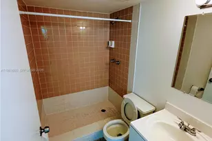 2001 Bay Dr, Miami Beach, FL 33141 - Photo 7