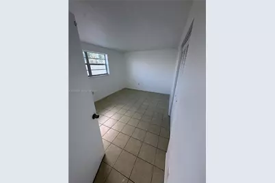 2001 Bay Dr #204, Miami Beach, FL 33141 - Photo 15
