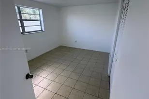 2001 Bay Dr, Miami Beach, FL 33141 - Photo 15