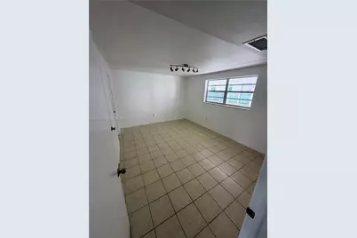 2001 Bay Dr #204, Miami Beach, FL 33141 - Photo 11