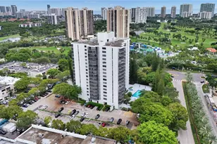 20100 W Country Club Dr, Aventura, FL 33180 - Photo 19