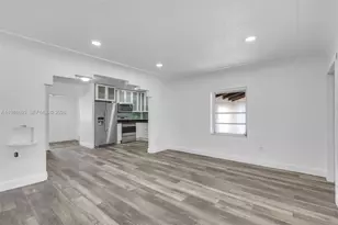 2166 NW 18th St, Miami, FL 33125 - Photo 5