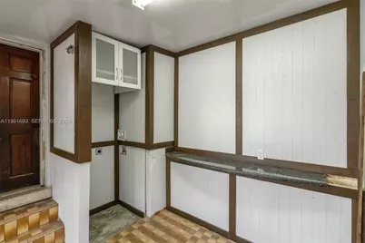 2166 NW 18th St, Miami, FL 33125 - Photo 23