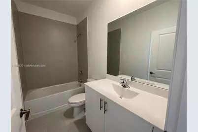 969 NE 211th St #969, Miami, FL 33179 - Photo 5