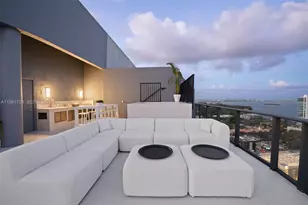 121 NE 34th St, Miami, FL 33137 - Photo 7