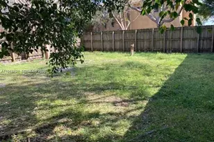 661 SW 10th St, Florida City, FL 33034 - Photo 11