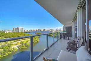 16385 Biscayne Blvd, North Miami Beach, FL 33160 - Photo 1