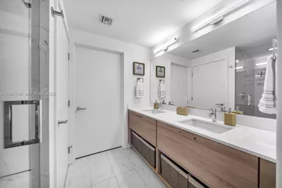 16385 Biscayne Blvd #1104, North Miami Beach, FL 33160 - Photo 13