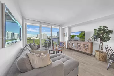 16385 Biscayne Blvd #1104, North Miami Beach, FL 33160 - Photo 5