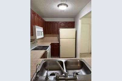 8851 NW 119th St #2213-2, Hialeah Gardens, FL 33018 - Photo 5