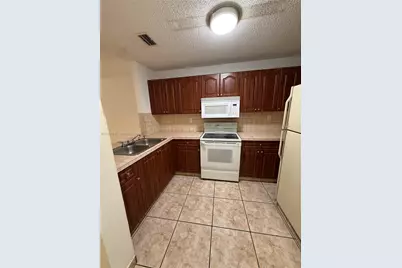 8851 NW 119th St #2213-2, Hialeah Gardens, FL 33018 - Photo 7
