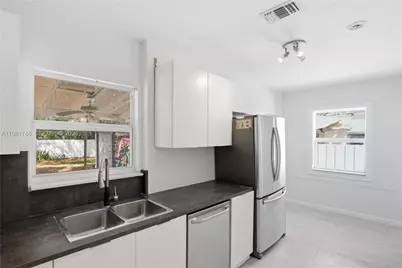 1431 NW 30th St, Miami, FL 33142 - Photo 15