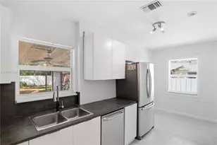 1431 NW 30th St, Miami, FL 33142 - Photo 15