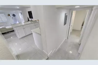 734 W 32nd St #734, Hialeah, FL 33012 - Photo 11