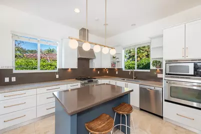 717 Benevento Ave, Coral Gables, FL 33146 - Photo 7