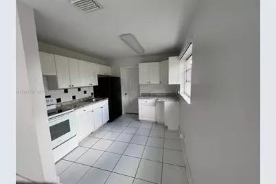 5751 SW 38th Ct, Davie, FL 33314 - Photo 7