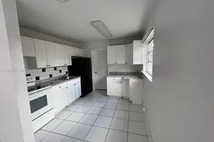 5751 SW 38th Ct, Davie, FL 33314 - Photo 7