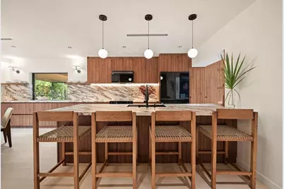 871 NE 128th St, North Miami, FL 33161 - Photo 13