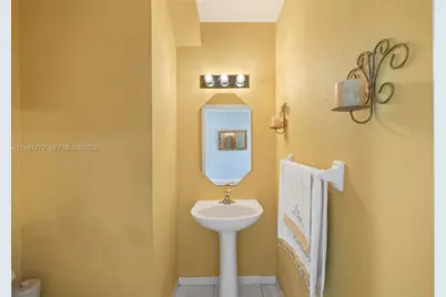 8560 SW 214th Way, Cutler Bay, FL 33189 - Photo 17