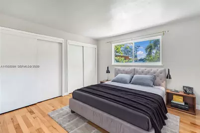 735 NE 38th St, Oakland Park, FL 33334 - Photo 9