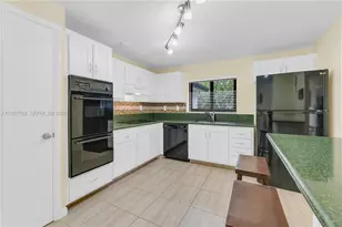 11709 Melaleuca Way, Cooper City, FL 33026 - Photo 11