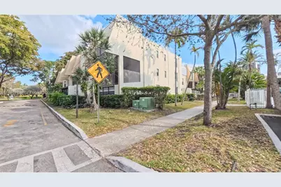 20300 W Country Club Dr #PH18-3, Aventura, FL 33180 - Photo 3