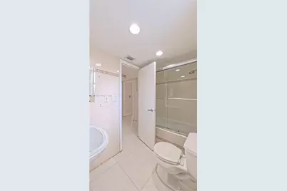 20300 W Country Club Dr #PH18-3, Aventura, FL 33180 - Photo 31