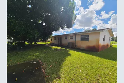 2271 NW 188th Ter, Miami Gardens, FL 33056 - Photo 23