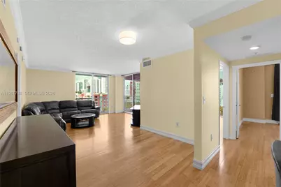 275 NE 18th St #808, Miami, FL 33132 - Photo 3