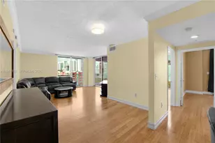 275 NE 18th St, Miami, FL 33132 - Photo 3