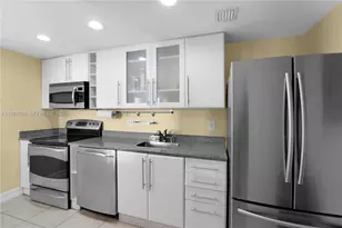 275 NE 18th St, Miami, FL 33132 - Photo 9