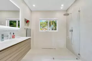 200 N Hibiscus Dr, Miami Beach, FL 33139 - Photo 15