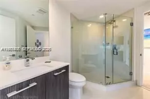 45 SW 9th St, Miami, FL 33130 - Photo 17