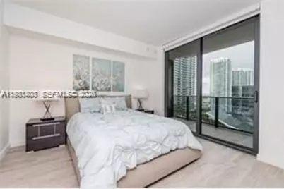 45 SW 9th St #1701, Miami, FL 33130 - Photo 21