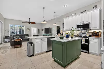 7702 SE Mammoth Dr, Hobe Sound, FL 33455 - Photo 5
