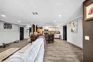 900 Crystal Lake Dr, Deerfield Beach, FL 33064 - Photo 7
