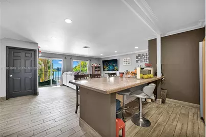 900 Crystal Lake Dr #2B, Deerfield Beach, FL 33064 - Photo 9