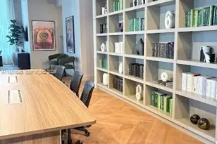 121 NE 5th St, Miami, FL 33132 - Photo 29