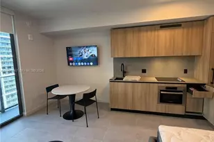 121 NE 5th St, Miami, FL 33132 - Photo 13