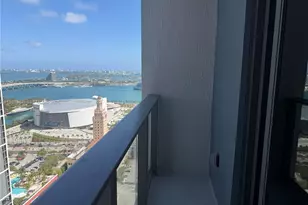 121 NE 5th St, Miami, FL 33132 - Photo 25