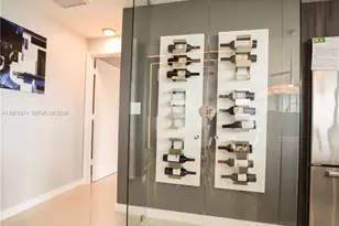 488 NE 18th St, Miami, FL 33132 - Photo 15