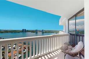 1000 W Island Blvd, Aventura, FL 33160 - Photo 23
