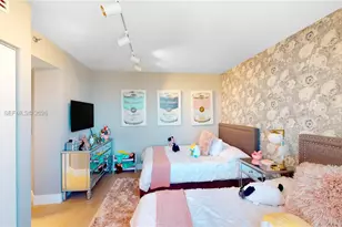 1000 W Island Blvd, Aventura, FL 33160 - Photo 15