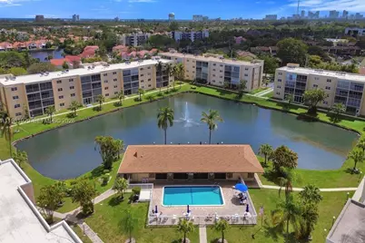 425 SE 11th Ter #204, Dania Beach, FL 33004 - Photo 3