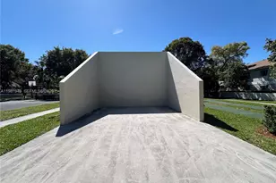 107 Gardens Dr, Pompano Beach, FL 33069 - Photo 15