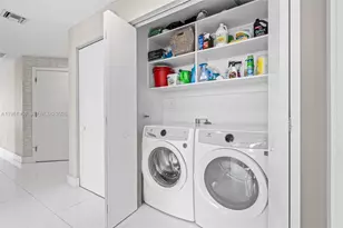 16385 Biscayne Blvd, North Miami Beach, FL 33160 - Photo 17