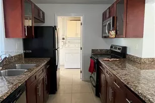 621 NW 38th Pl, Deerfield Beach, FL 33064 - Photo 3