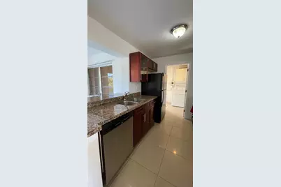 621 NW 38th Pl, Deerfield Beach, FL 33064 - Photo 5